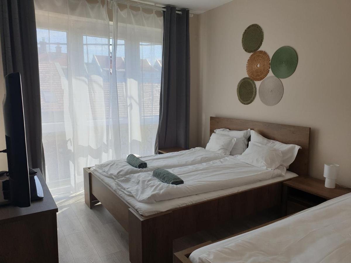 Chill House Apartman Eger Esterno foto