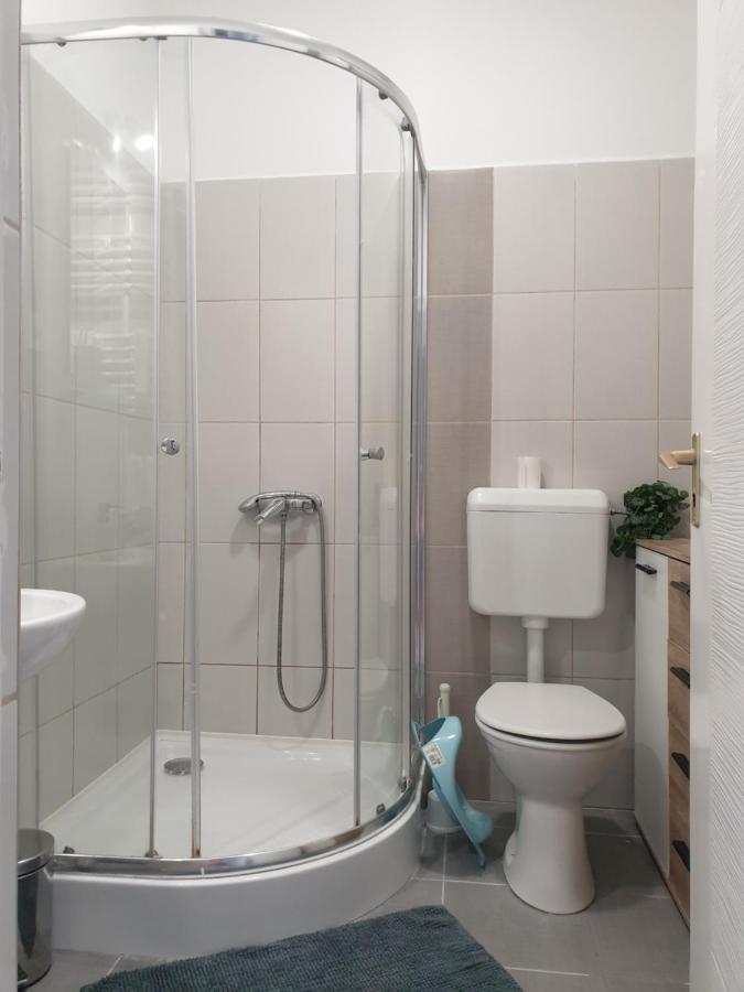 Chill House Apartman Eger Esterno foto