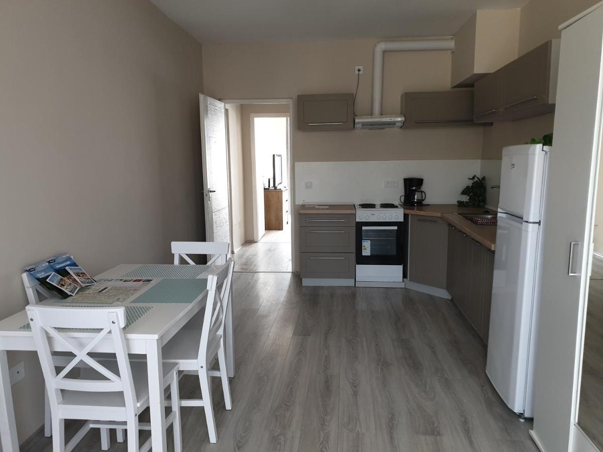 Chill House Apartman Eger Esterno foto